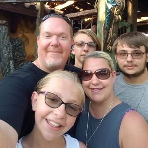 Meet your Posher, Elizabeth